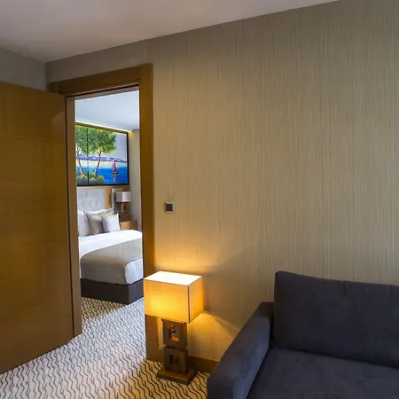 Aselia Hotel 4*